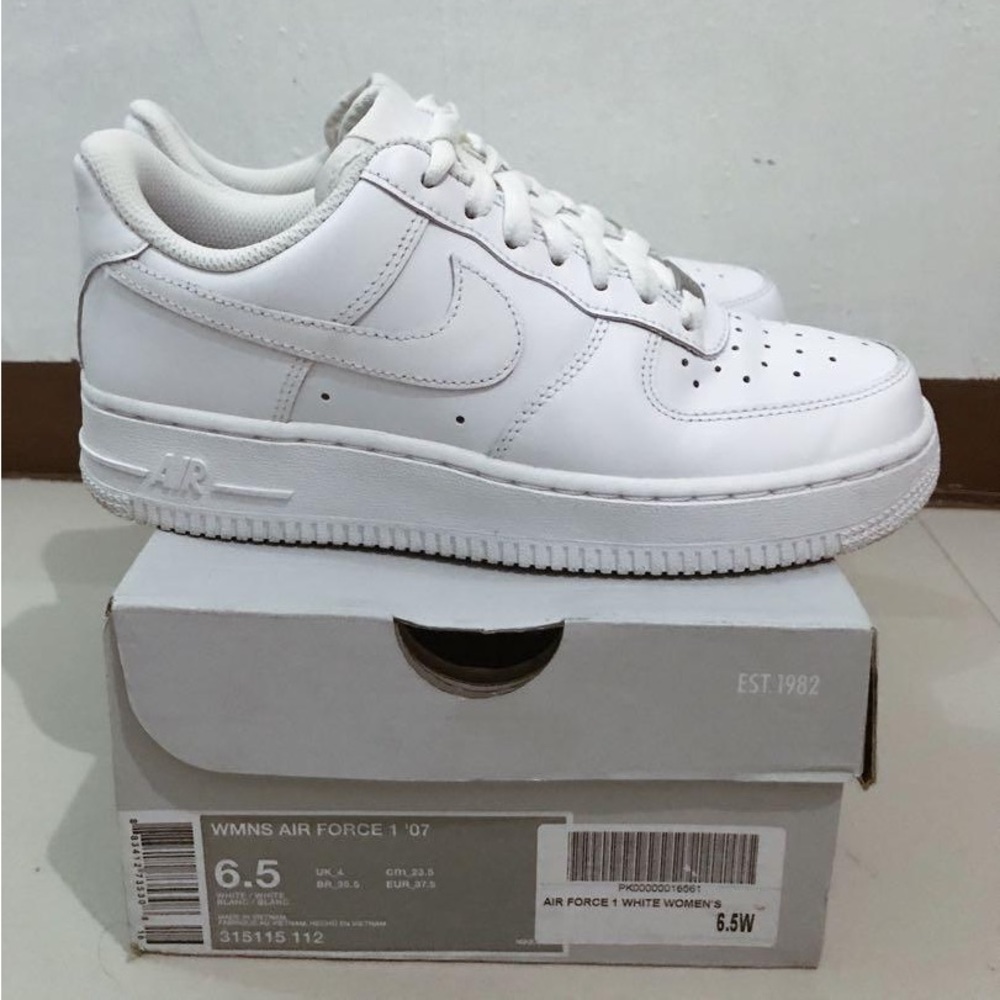 Brand new never worn white Air Force ones, women’s size 6.5